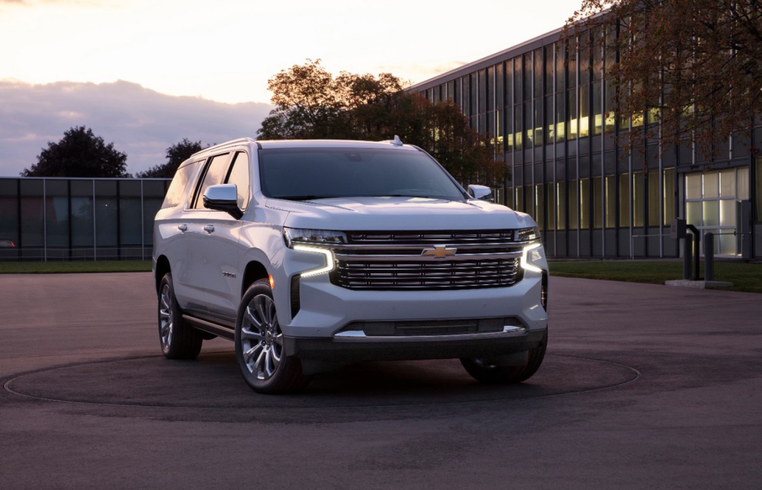 Chevrolet suburban фото